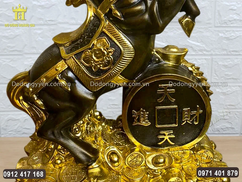 Đồng tiền xu chi&ecirc;u t&agrave;i tiến bảo được chạm khắc sắc n&eacute;t